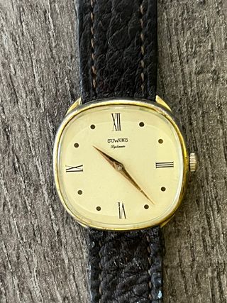 Reloj Duward Diplomatic Cuerda Dorado