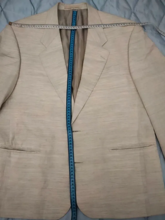 Americana color beige tirando a crema Royal Blue.