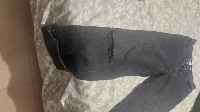 Pantalones Mango negros desgastados