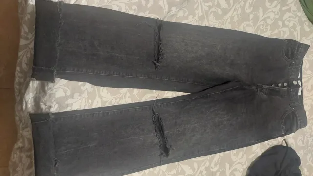 Pantalones Mango negros desgastados