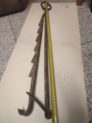 Antigua cremallera hierro chimenea barra olla leva