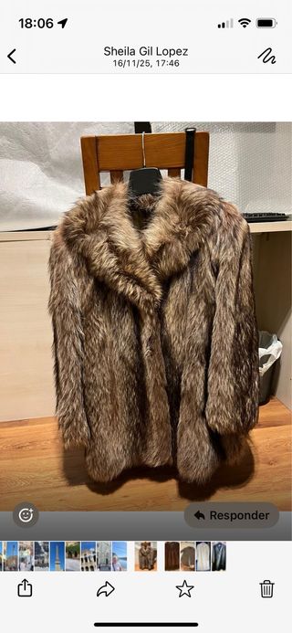 Abrigo de piel marrón y multicolor