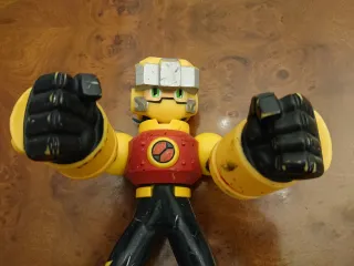 Muñeco Juguete, made in China, manga.