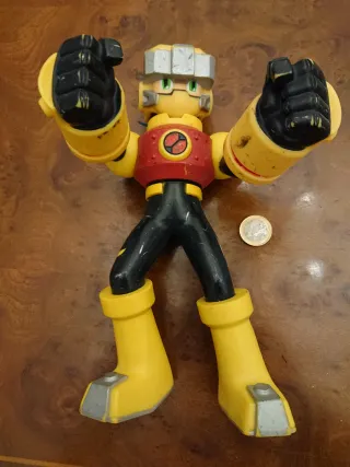 Muñeco Juguete, made in China, manga.