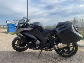 Kawasaki Z1000SX Negra