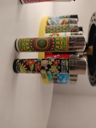 Pack 33 • 4 accendini Clipper