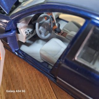 Mercedes Benz C-Class Anson 1/18 Blu