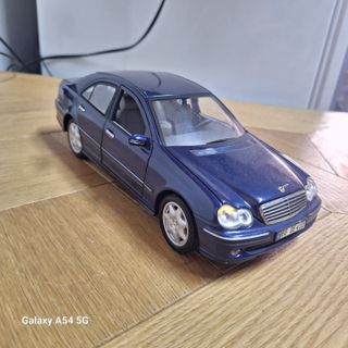 Mercedes Benz C-Class Anson 1/18 Blu