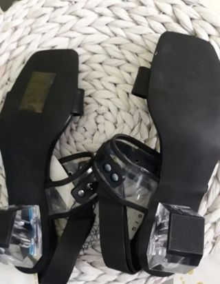 Sandalias Sixtyseven Negras, diseño innovador