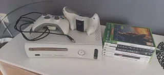 Xbox 360 Blanca + 5 Juegos