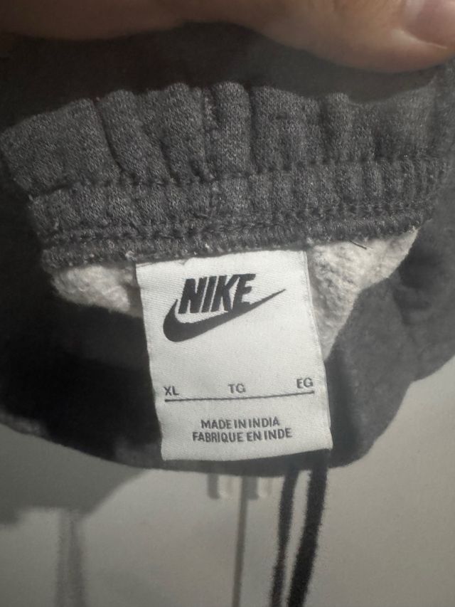 Pantalones Nike grises