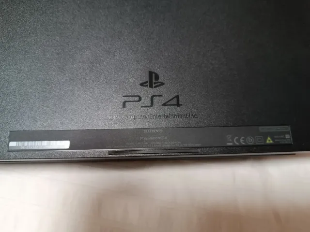 Consola PS4 Sony Negra + Accesorios