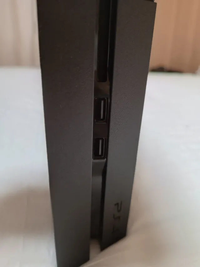 Consola PS4 Sony Negra + Accesorios