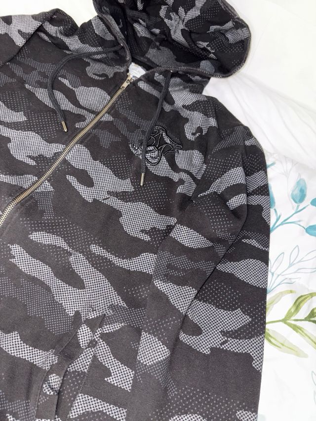 Chándal hombre camuflaje gris y negro