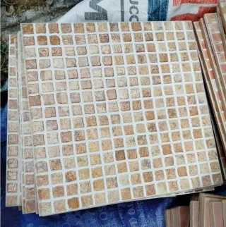 Pavimento Gres 31,6x31,6 - 2 Cajas + 15 sin caja.