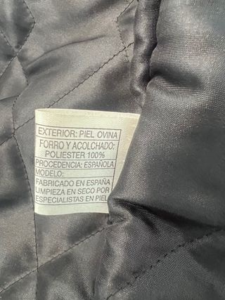 Chaqueta de piel negra