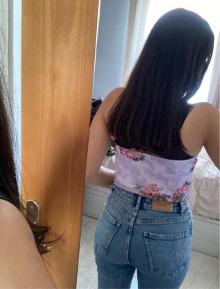 Top Bershka estampado dragón y flores