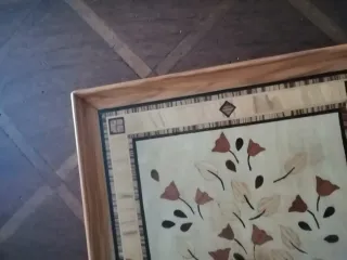 Vassoio artigianale con decoro floreale