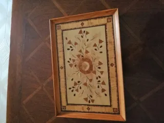 Vassoio artigianale con decoro floreale