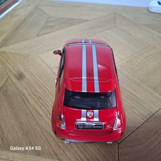 Fiat 500 Abarth Tributo Ferrari 1/18