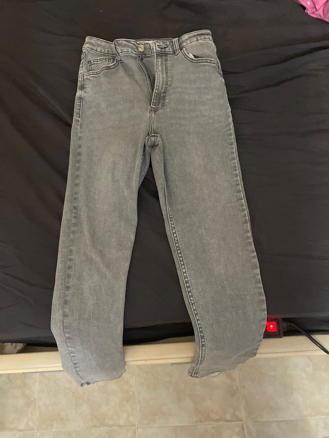 Pantalón Bershka gris flojo