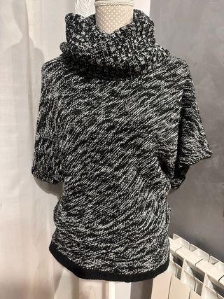 Jersey Stradivarius cuello alto talla M