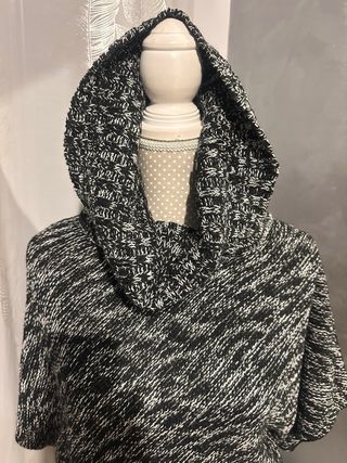 Jersey Stradivarius cuello alto talla M