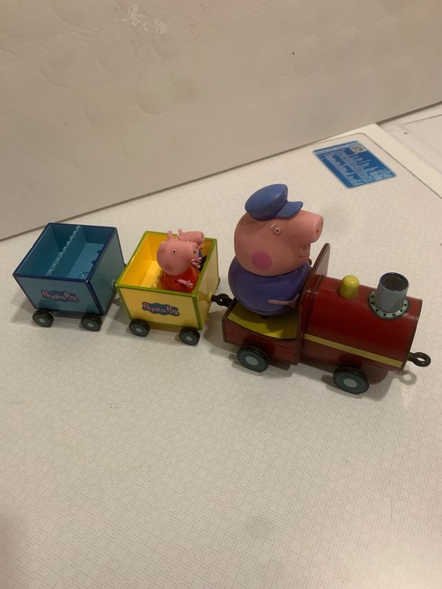 Tren Peppa Pig con vagones