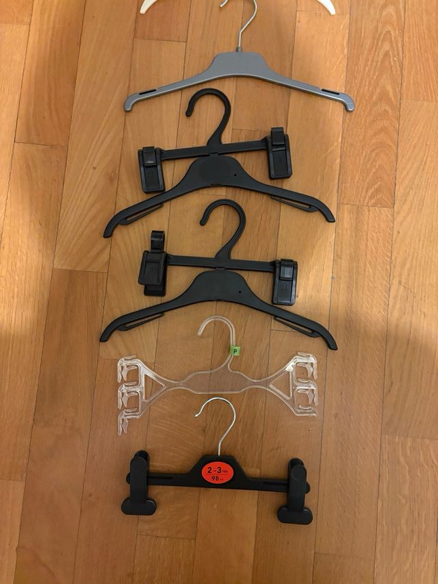 Lote 22 Perchas Niños 1-3 Años