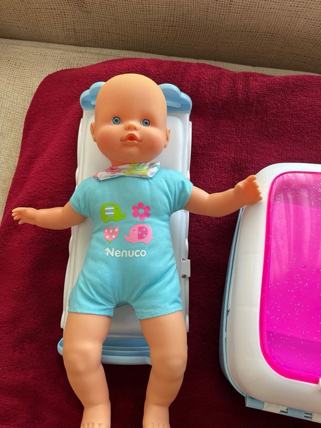 Nenuco con maletín médico