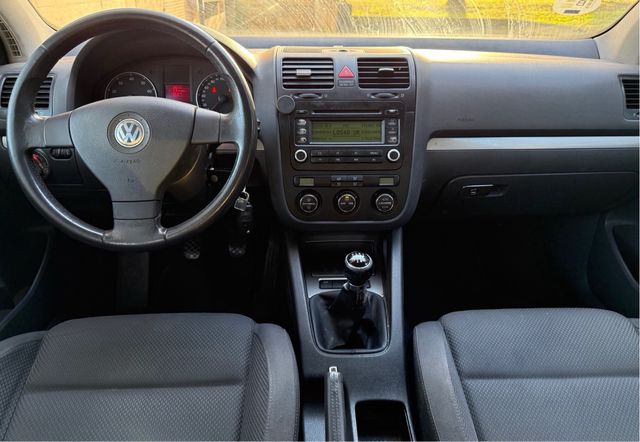 Volkswagen Golf 2004