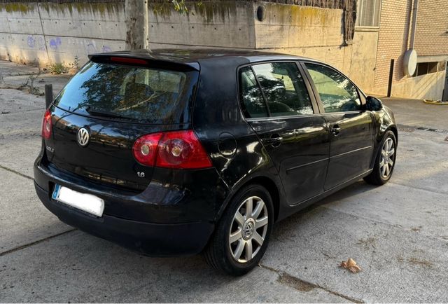 Volkswagen Golf 2004