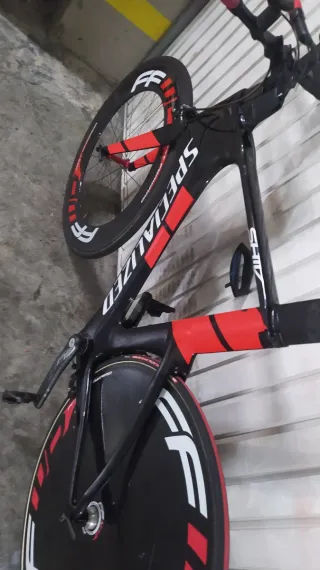 Specialized Shiv Talla L SIN RUEDAS.