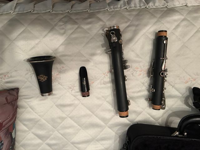 Clarinete con estuche