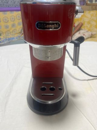 Macchina da caffè DeLonghi rossa
