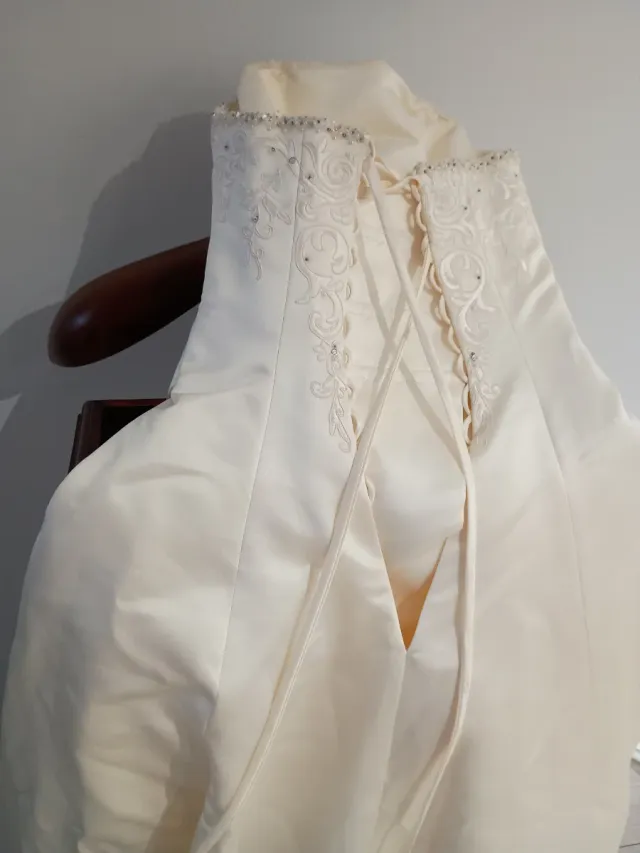Vestido Novia Blanco roto.REGALO Estola y cancán
