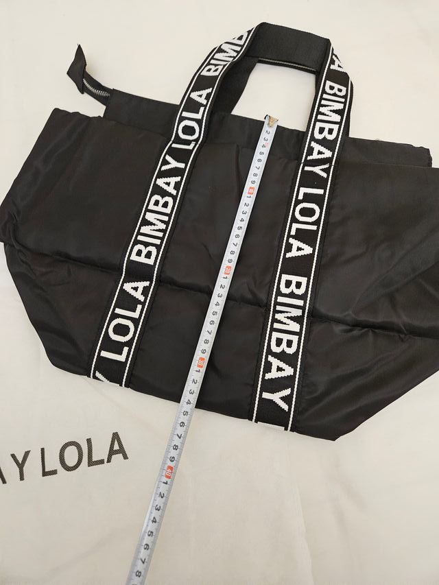 Bolso Bimba y Lola shopper correa negra