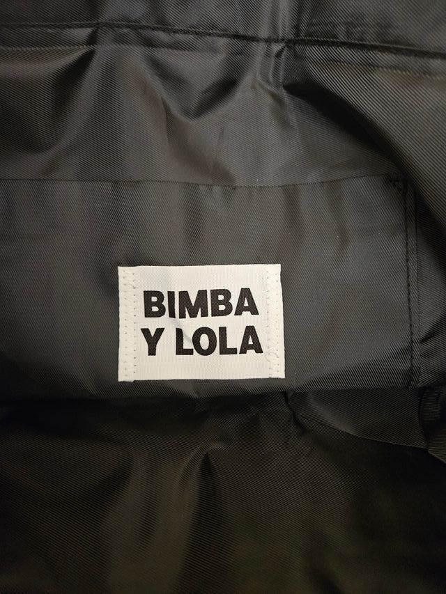 Bolso Bimba y Lola shopper correa negra