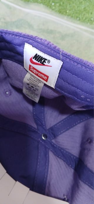 Gorra Nike x Supreme Morada Corduroy