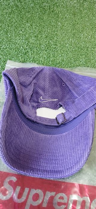 Gorra Nike x Supreme Morada Corduroy