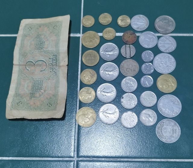 Billete 3 rublos 1938 y 32 monedas francesas