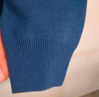 Jersey hombre cuello pico azul