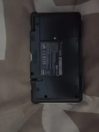 Nintendo DS Plata/Blanco Cargador y R4 de regalo