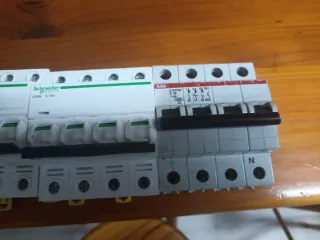 Interruptores automáticos magnetotérmicos