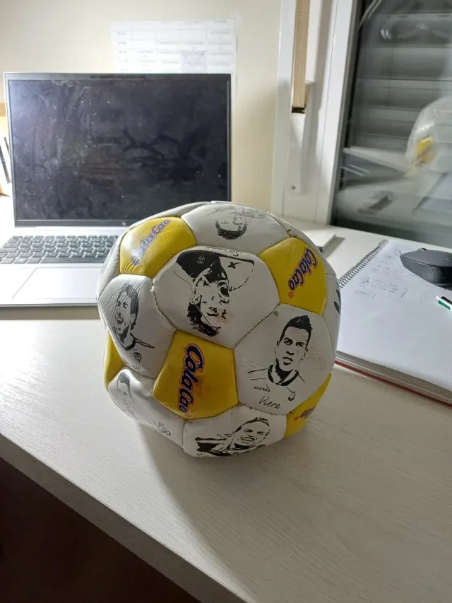 4 Balones de fútbol