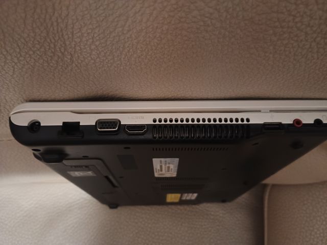 Notebook Sony Vaio Intec core i3-2330 M CPU