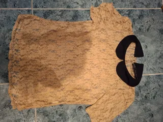 Camiseta Zara Basic encaje beige talla única