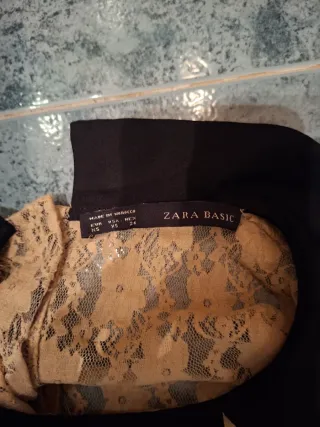 Camiseta Zara Basic encaje beige talla única