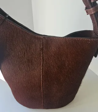 Bolso de piel tipo saca marrón