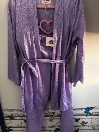 Conjunto lila estampado leopardo